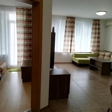 Zhelezovi Apartamento *
